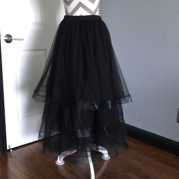 Gracia Skirt - Picture 2 of 4